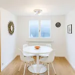 Modern 2br Loft In Historic Swiss 200m From Interlaken West شقة