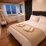 Modern 2br Loft In Historic Swiss 200m From Interlaken West *