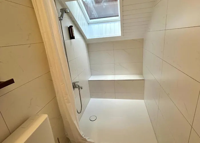 Historic 1673 2br Alpine Loft Interlaken Apartman